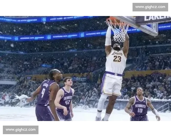 聚焦勇士对决湖人赛场风云巨星碰撞引爆全场热度季后赛悬念拉满